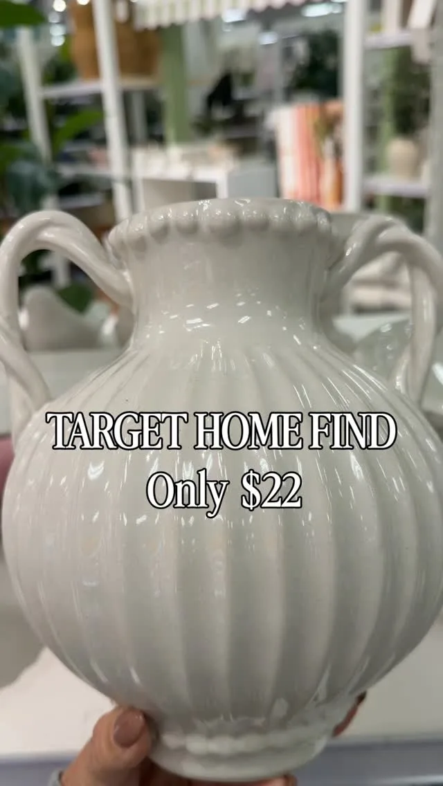 If you love elevated home finds but on a budget you will love this find🤍

This fluted vase from Target is only $22 - pair it with these $5.99 stems and instant Spring refresh. 

Perfect for shelf or bathroom styling.

Comment  VASE and I’ll DM you the link. 

 #targethome #targetfinds #budgethome #lookforless